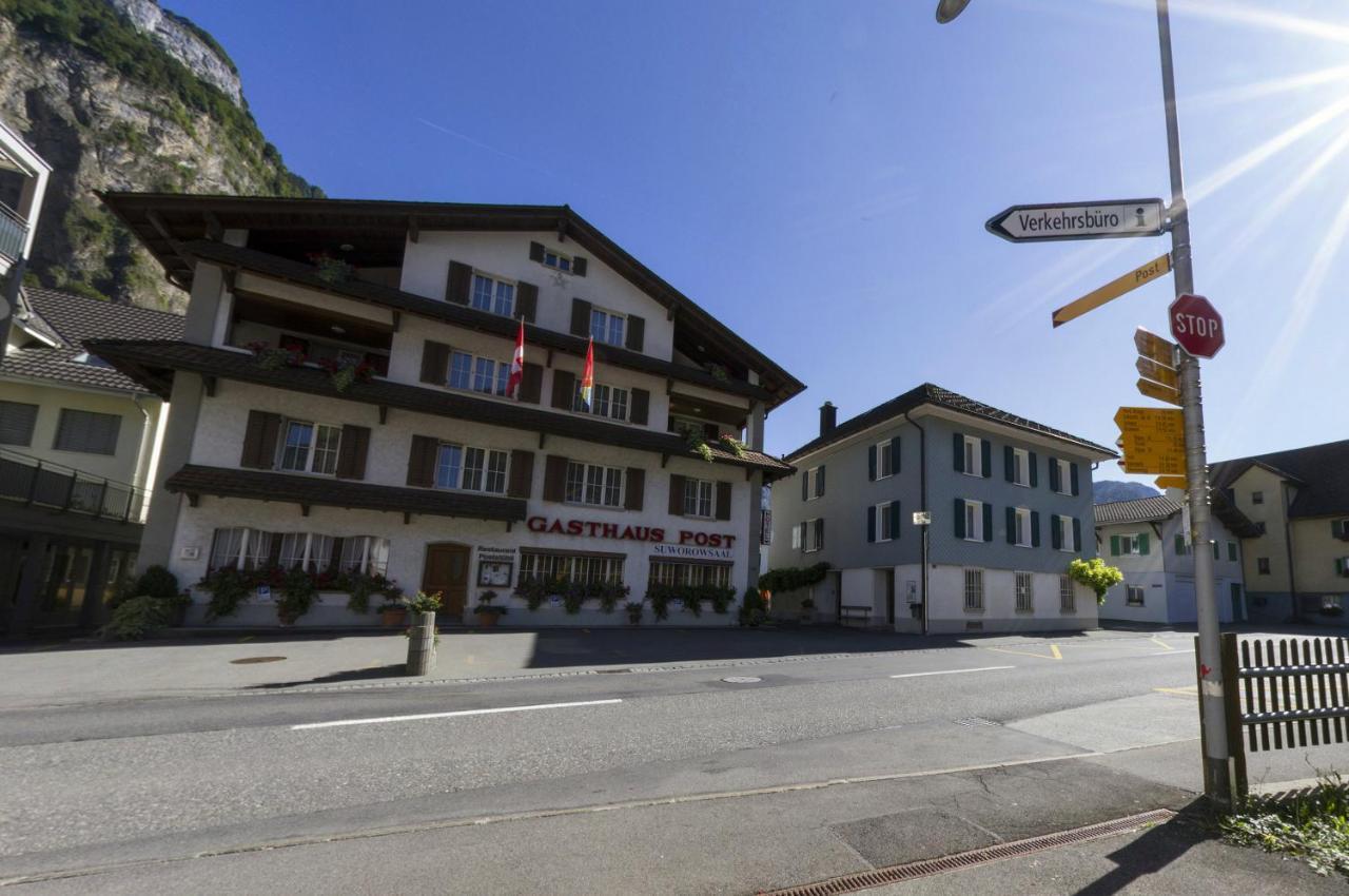Gasthaus Post Muotathal Екстер'єр фото